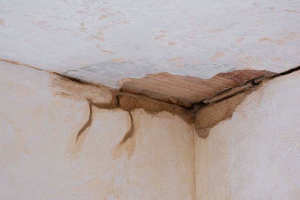 Water damage restoration process in CA